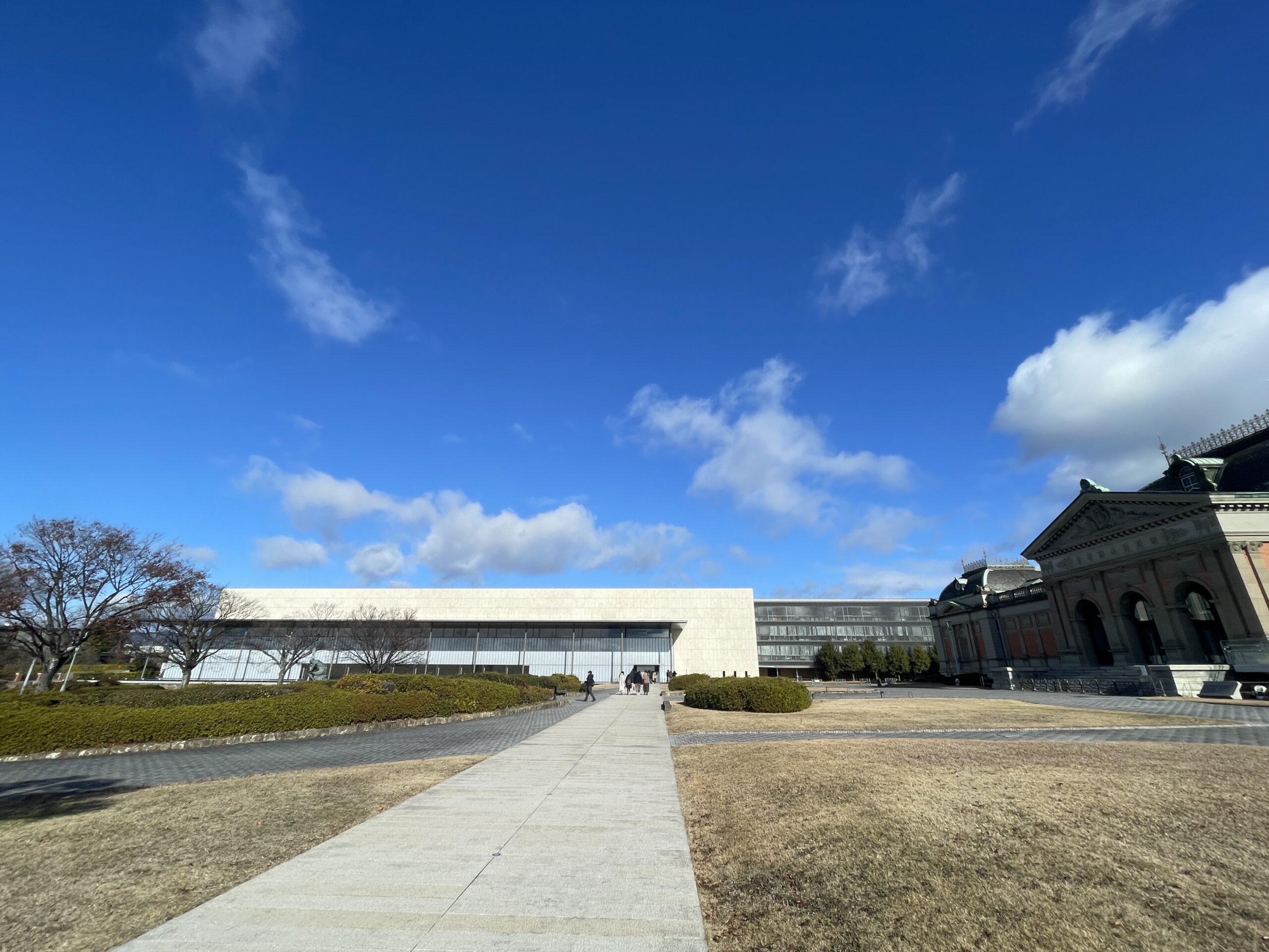 冬晴れの平成知新館