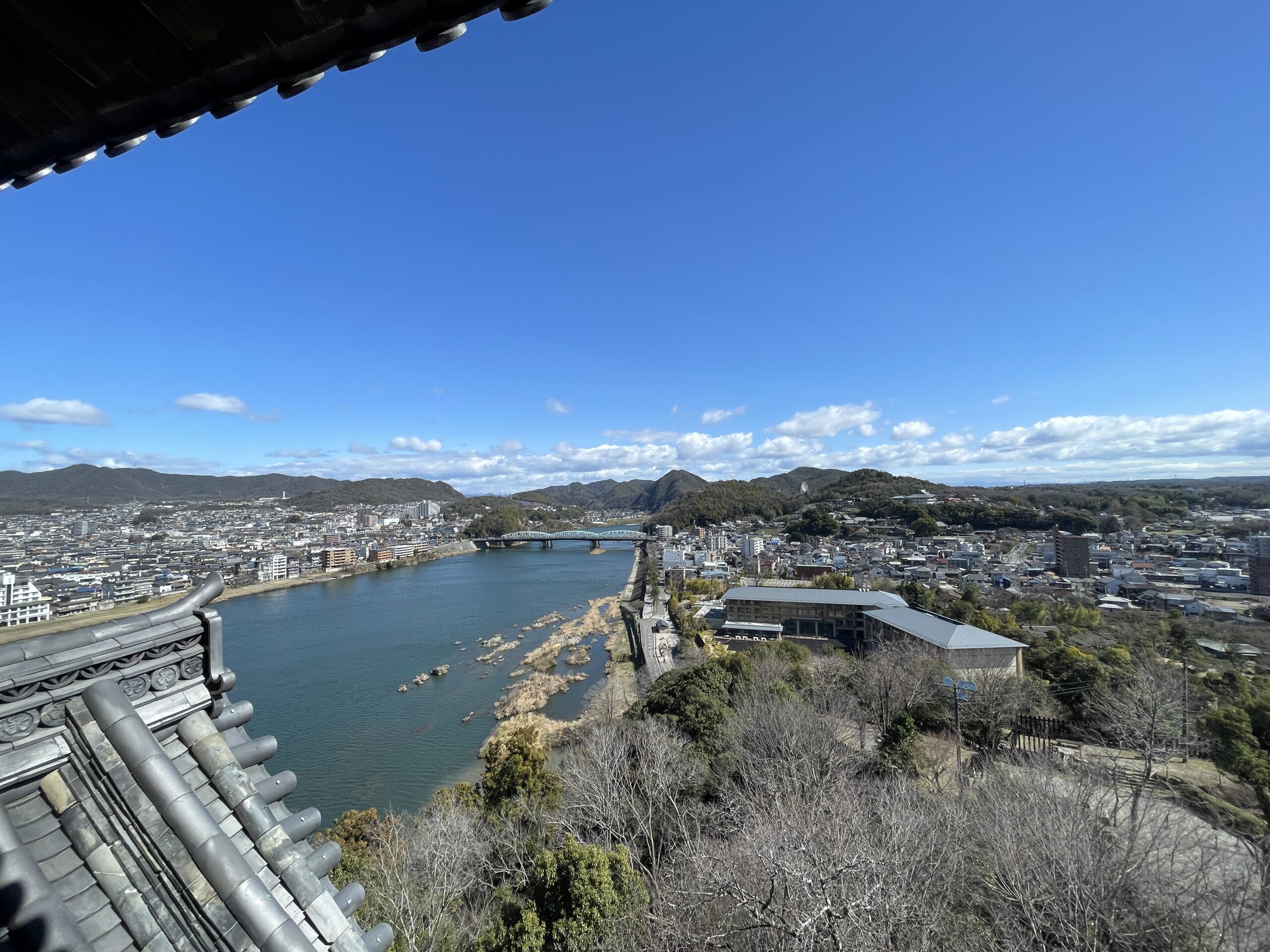回縁から見た木曽川のパノラマ