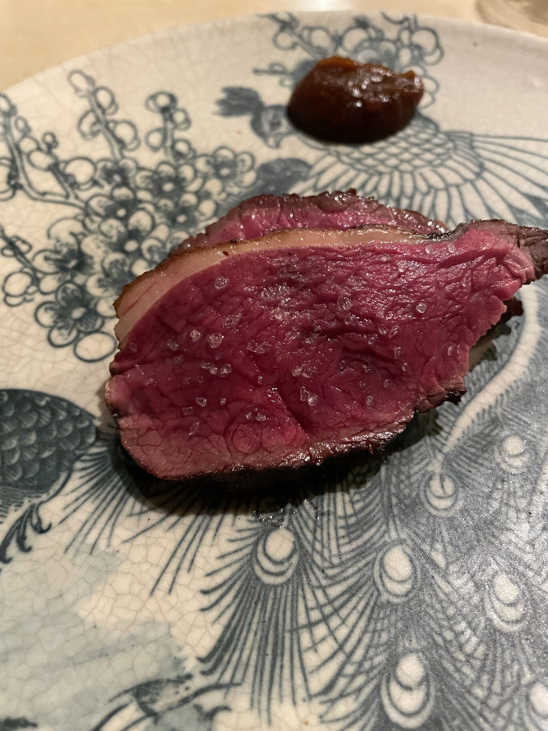 ロゼ色の牛肉