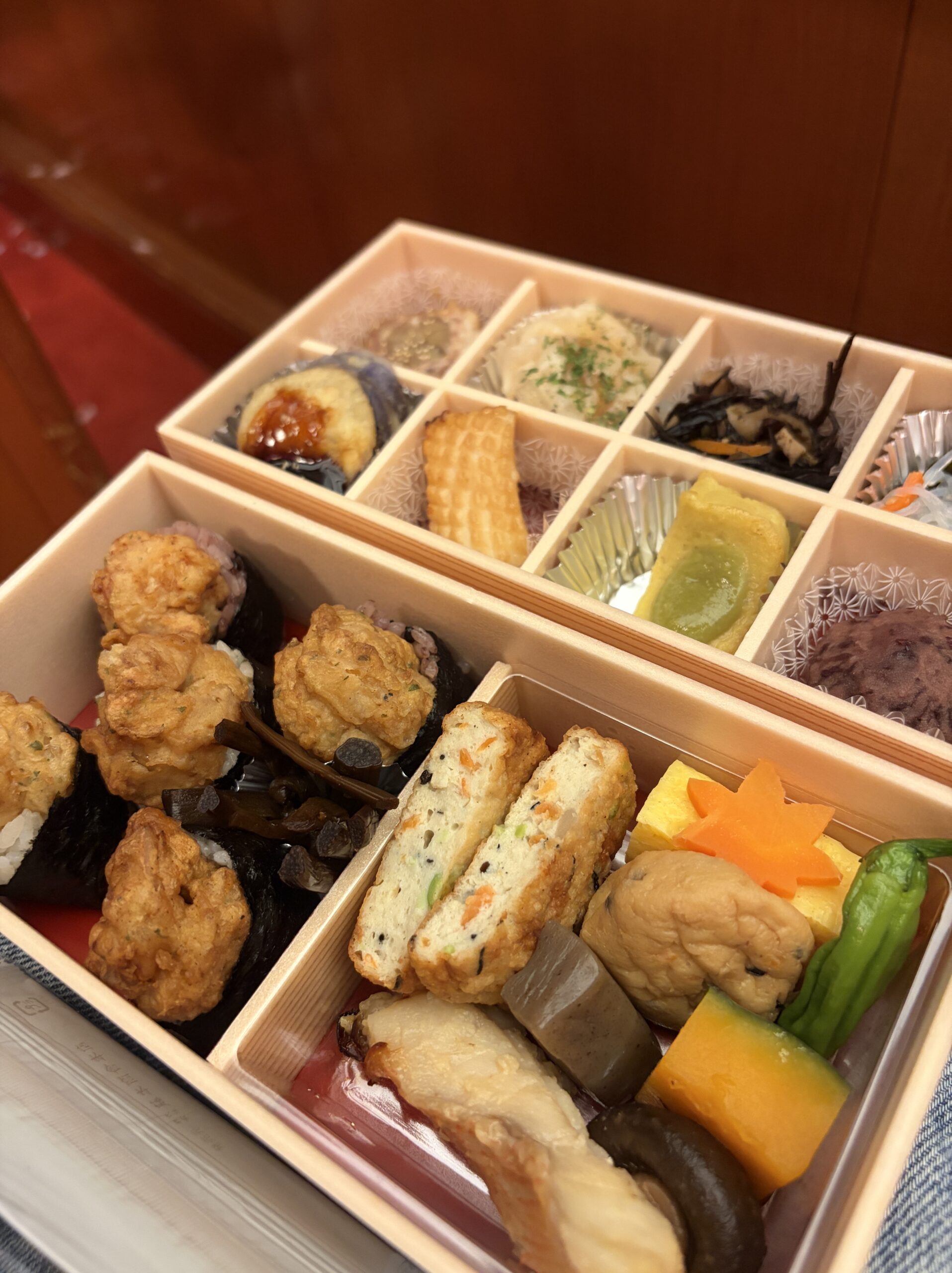 地雷也「室町」の二段のお弁当