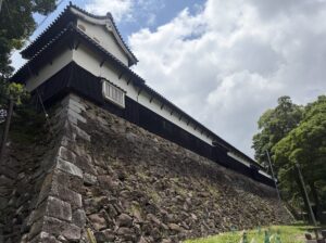 下から見上げた多聞櫓