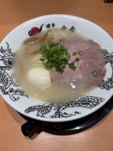 塩豚骨の味玉ラーメン