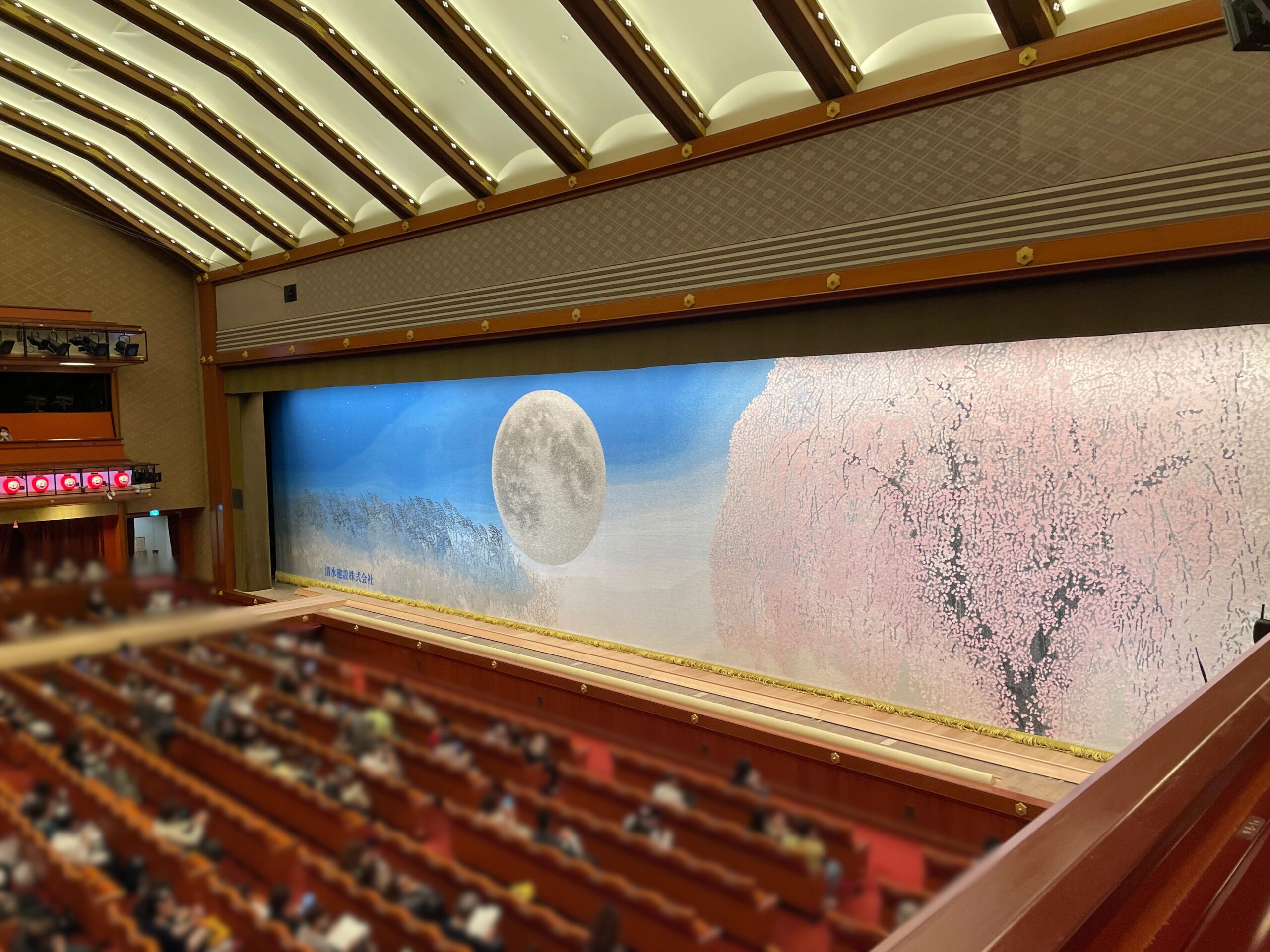 吉野山の舞台、満月と桜